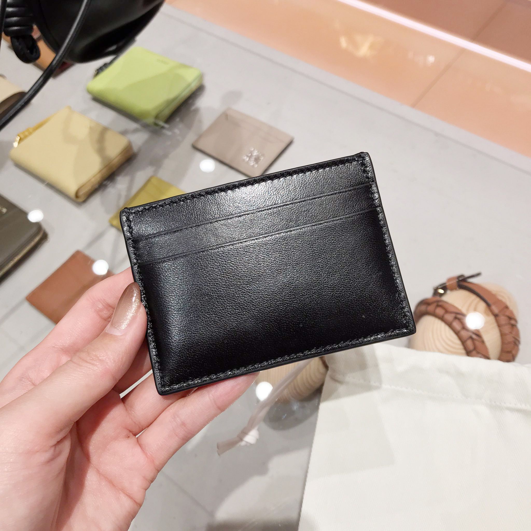 ☆LOEWE☆パファー アナグラム プレーン カードホルダー (LOEWE/カード