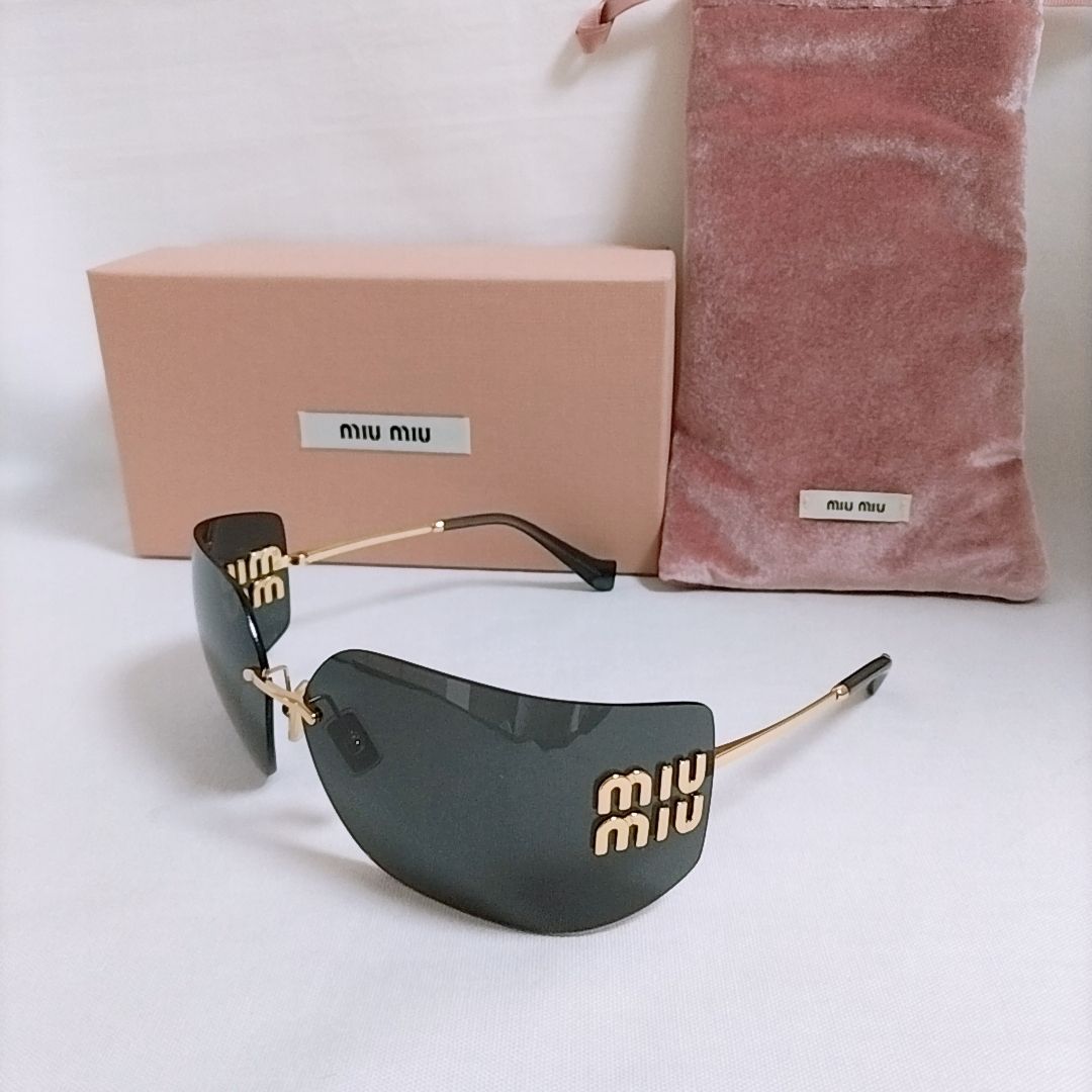 送料関税込☆MIU MIU ミュウミュウ ランウェイ サングラス (MiuMiu