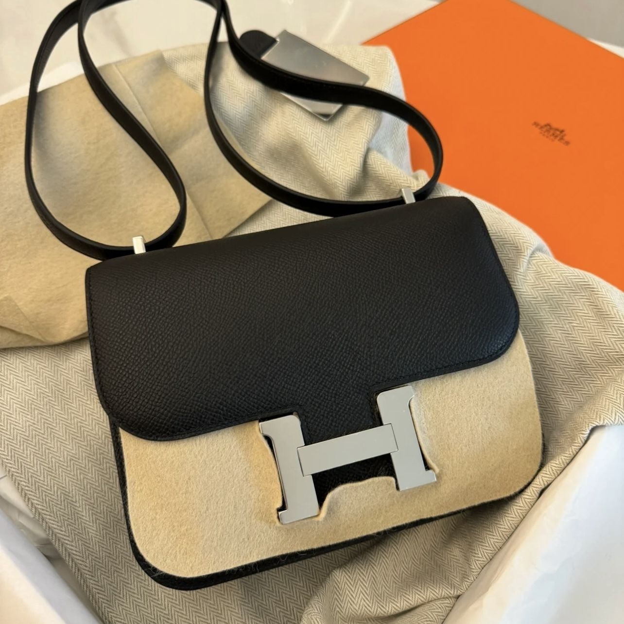 HERMES】エルメス コンスタンスミニ 18 ノワール シルバー金具 (HERMES