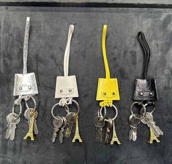 Balenciaga バレンシアガ Le City チャーム エッフェル (BALENCIAGA