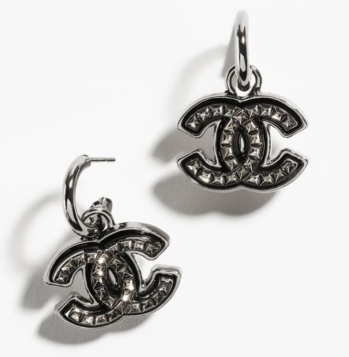 男性にも♪【新作】メタルシルバー スタッズ モチーフ CC ピアス