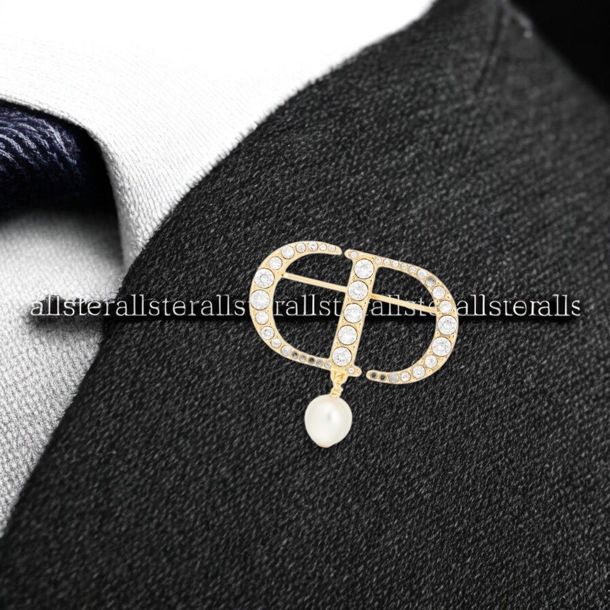 ホストに人気【DIOR】ディオール CD ロゴ パール ブローチ (Dior