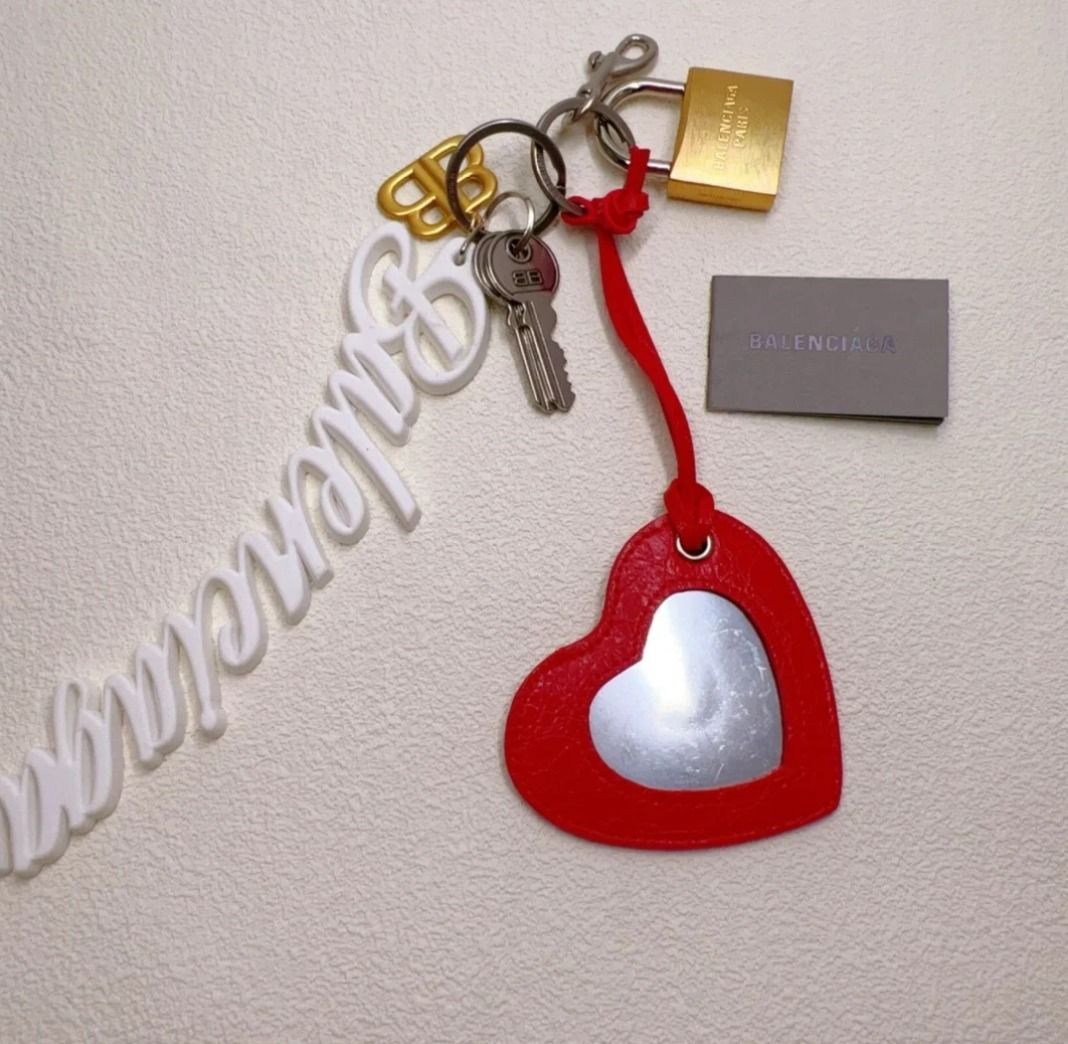 BALENCIAGA バレンシアガ Paloma ハート キーリング (BALENCIAGA