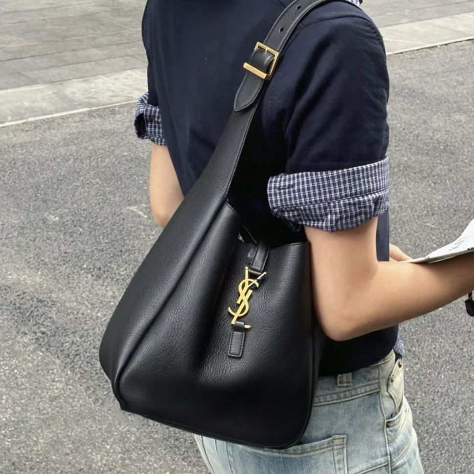 人気♪】YSL サンローラン ショルダーバッグ LE 5 A7 スモール (Saint