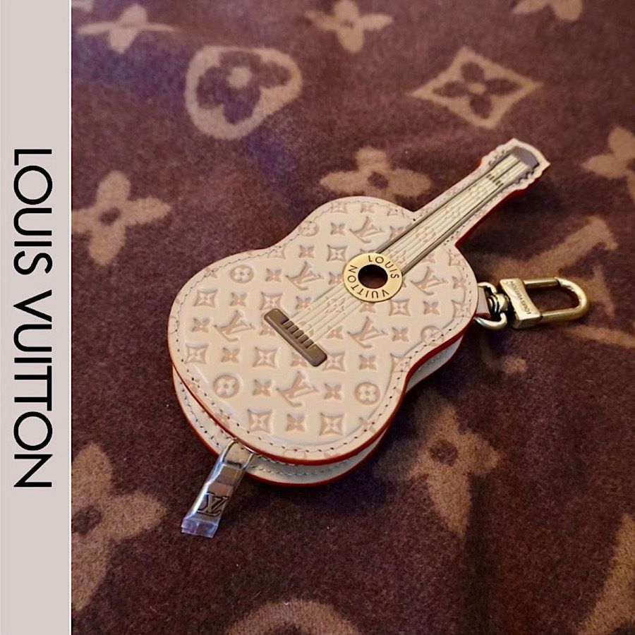 ギフトにも◎》LOUIS VUITTON バッグチャーム ギター (Louis Vuitton