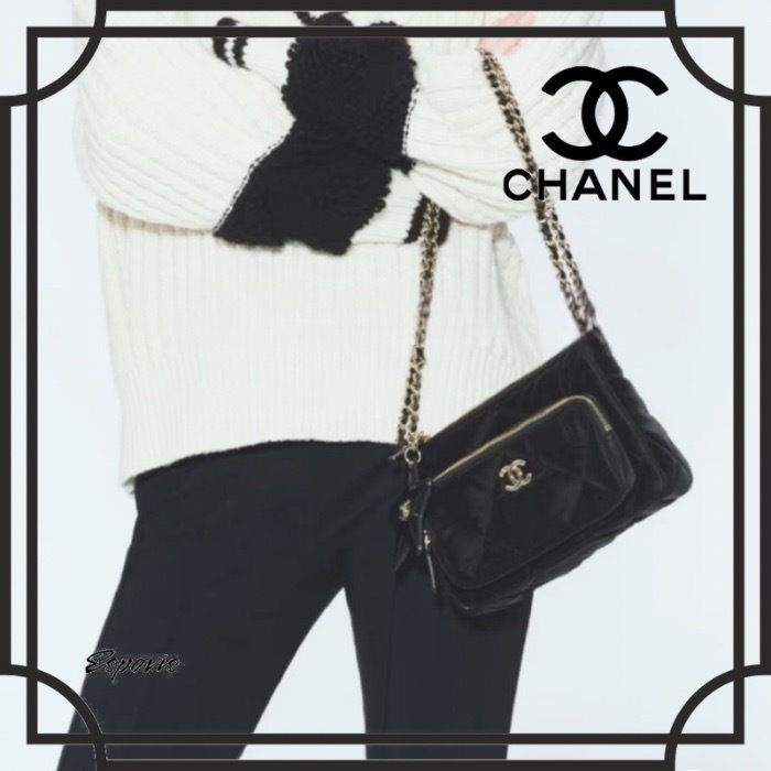 CHANEL】星型ミラーチャーム付き◇ショルダーバッグ (CHANEL