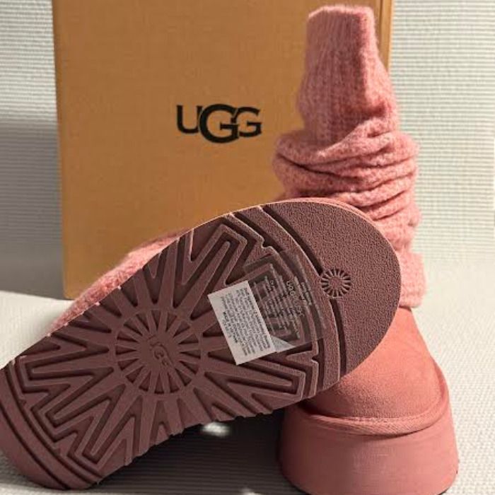新作完売必至♪【UGG】Mini Dipper レッグウォーマーブーツ (UGG