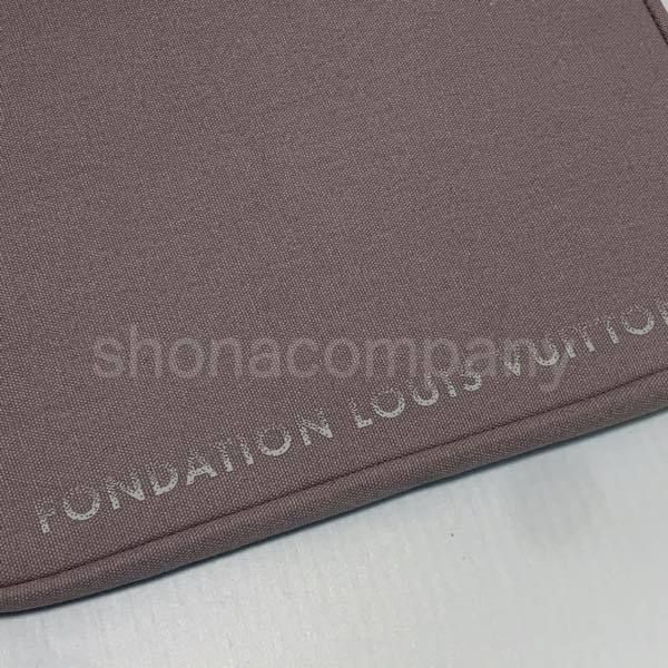 即発】パリ限定！ルイ・ヴィトン美術館 ノートパソコンケース