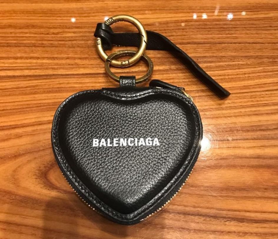 BALENCIAGA】ウィメンズ's Cash Heart ミラーケース in black