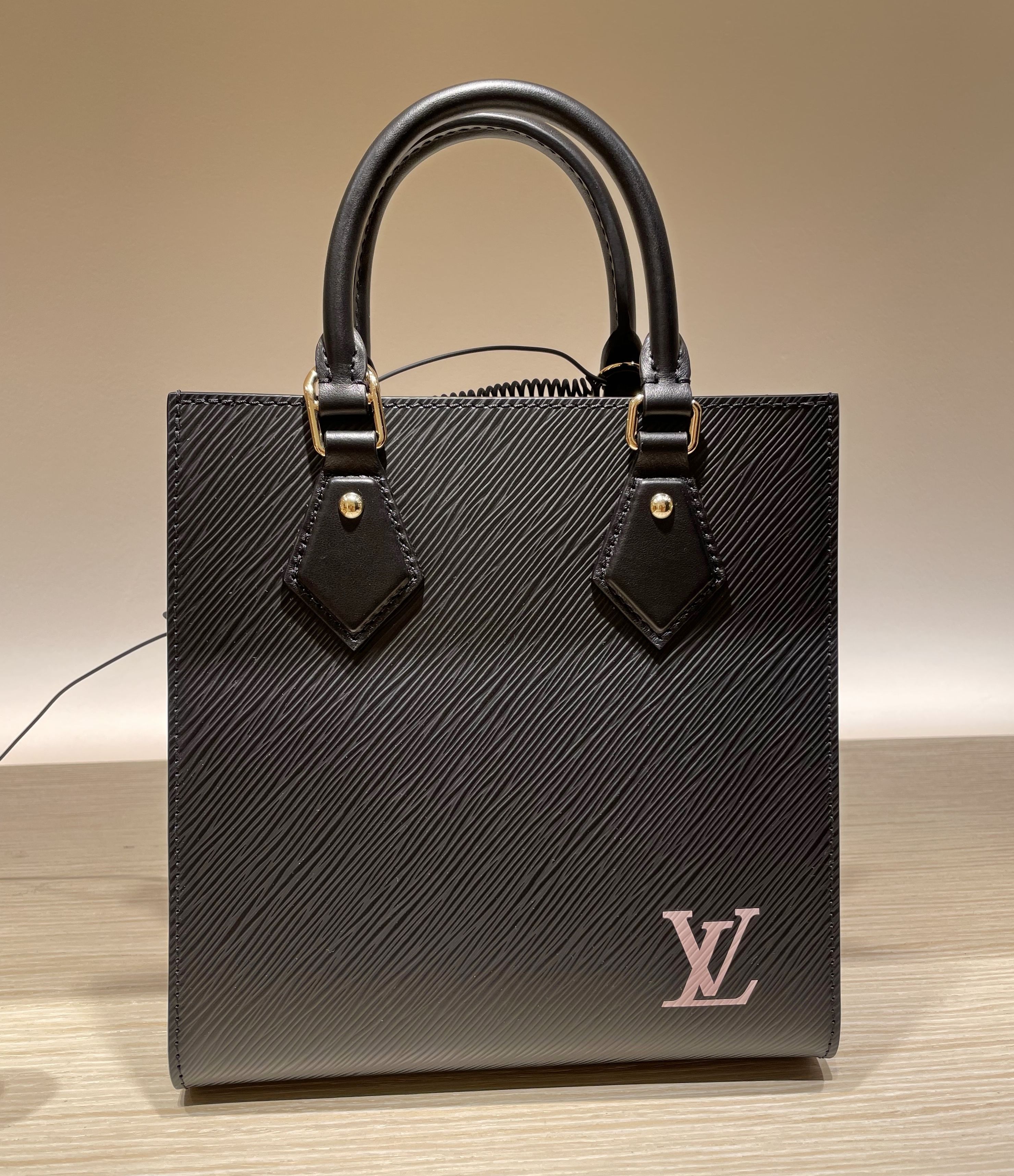 ルイヴィトン☆最新作 エピレザー サックプラ BB☆2色・関税込み