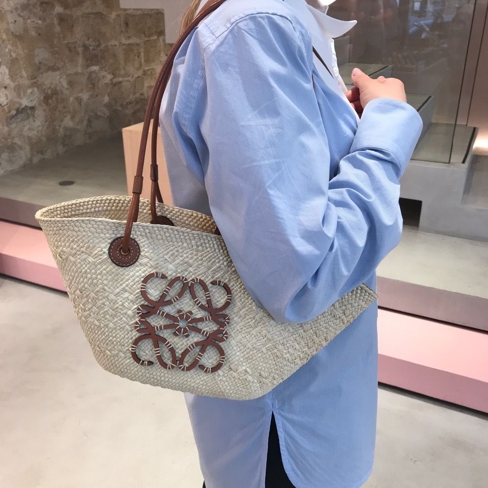 パリ直営店買付【Loewe】アナグラム バスケットバッグ スモール (LOEWE