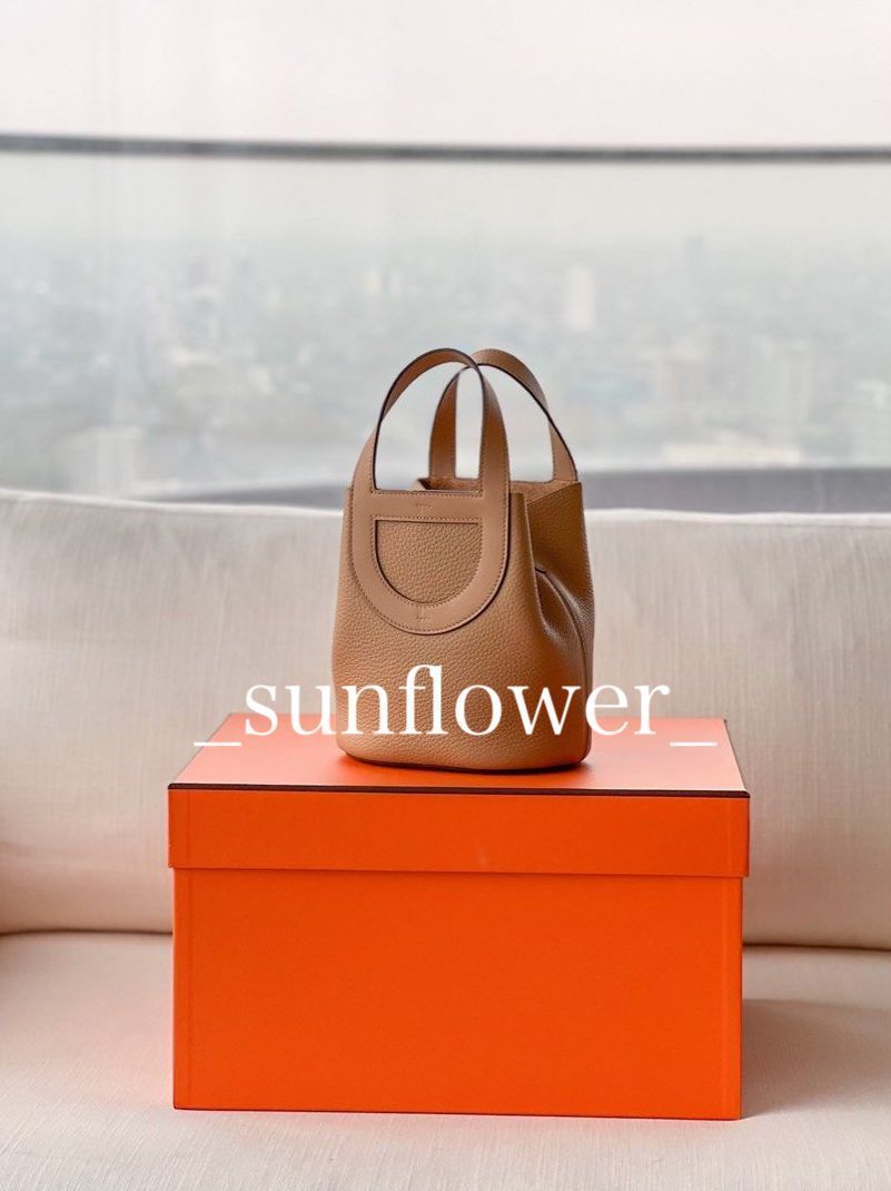 エルメス 新作 インザループ18 In-The-Loop チャイ/シルバー金具