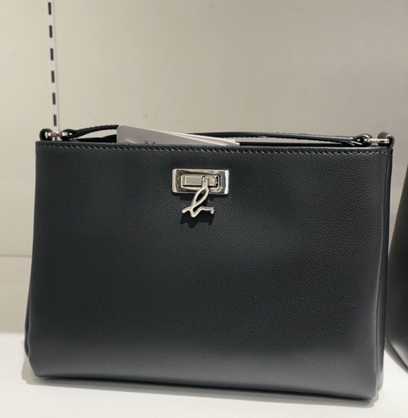 アニエスベー【セール】国内発□bロゴ ショルダーバッグ (Agnes b