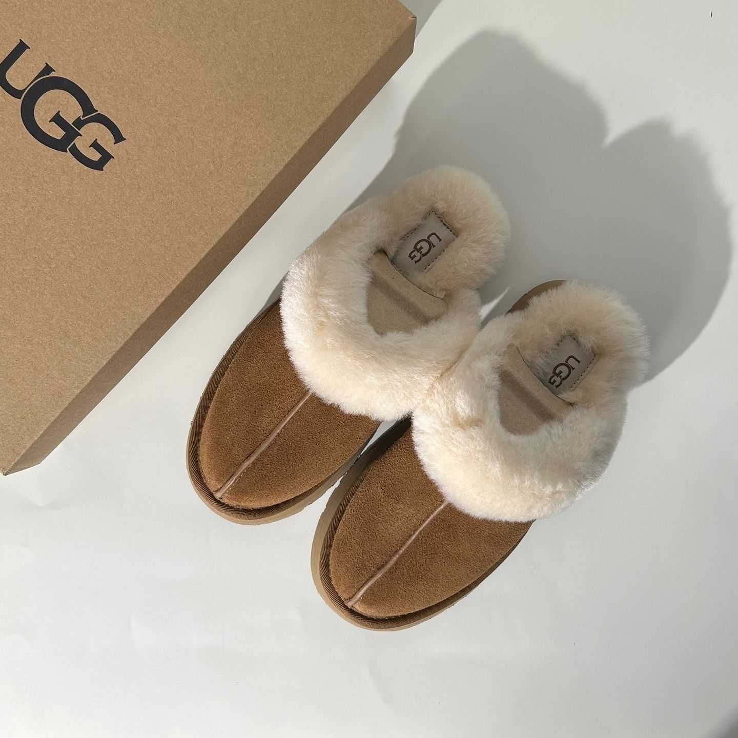 UGG【関税/送料込】UGG Disquette Slipper Chestnut☆ (UGG/シューズ