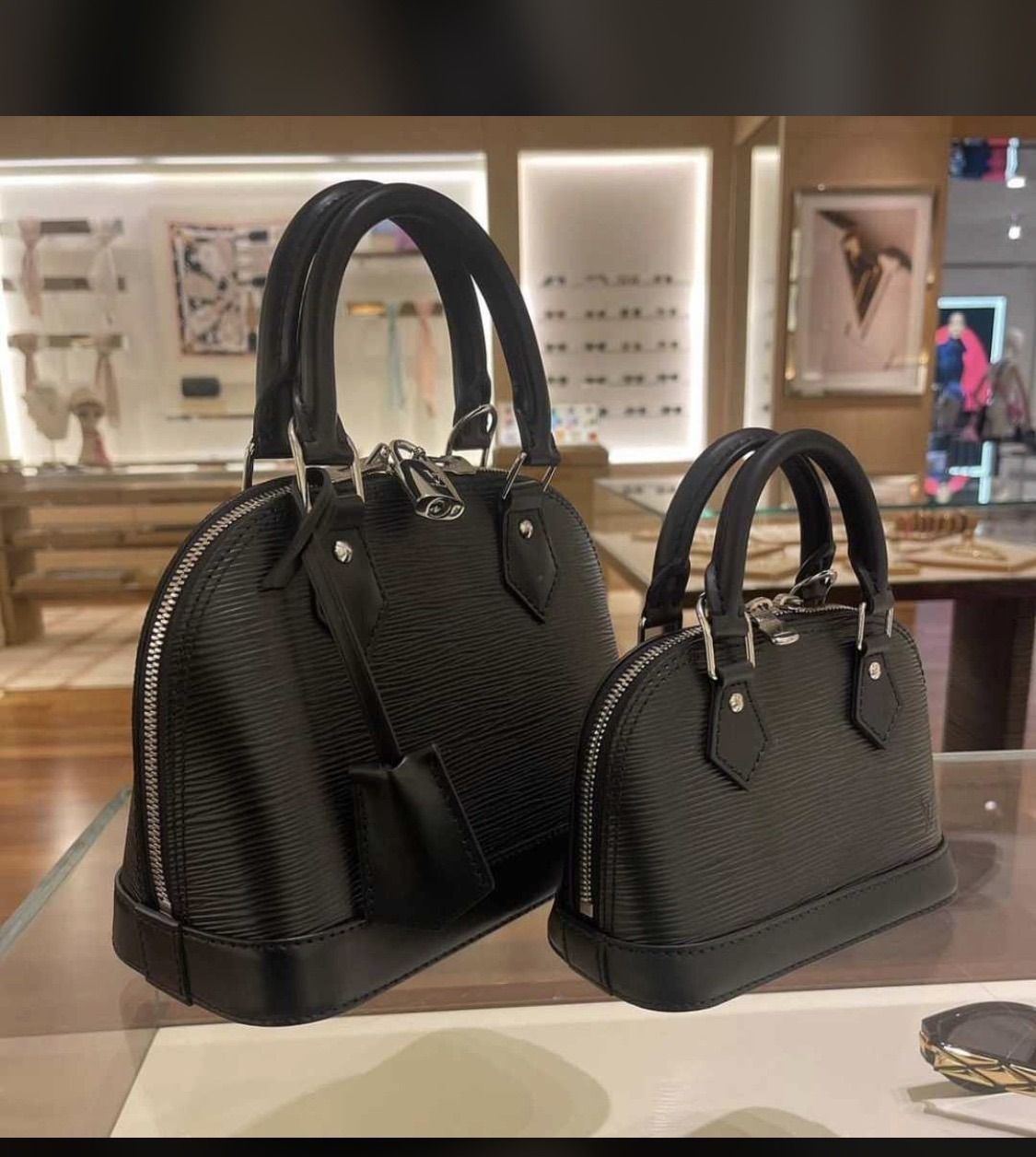 ルイヴィトン】 アルマ PM エレガント ブラック 32x25x16 cm (Louis