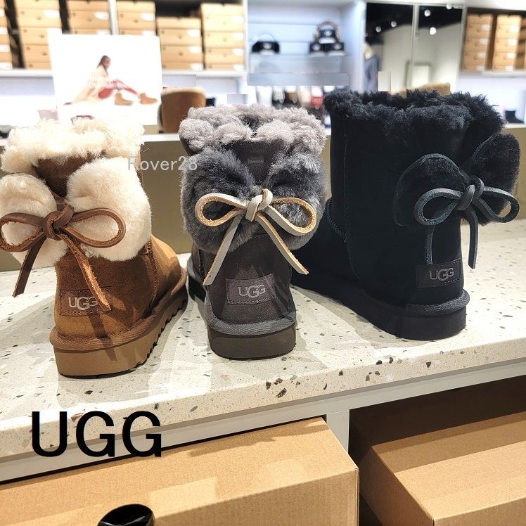 セール【UGG】ファーのリボンがカワイイ♪ はみだしファーがイイ (UGG