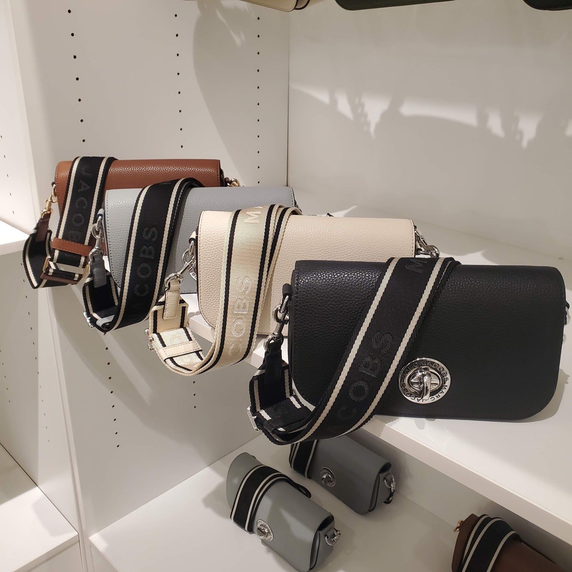 Marc Jacobs ターンロック 2wayストラップ付ショルダーバッグ (MARC