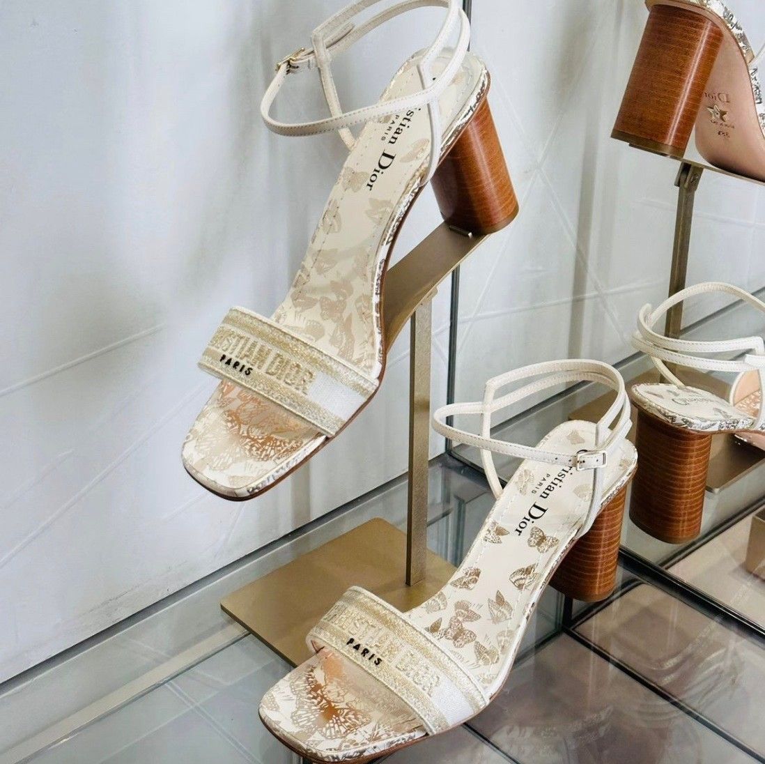 DIOR】完売なシルエット◎ディオール ミュール サンダル (Dior