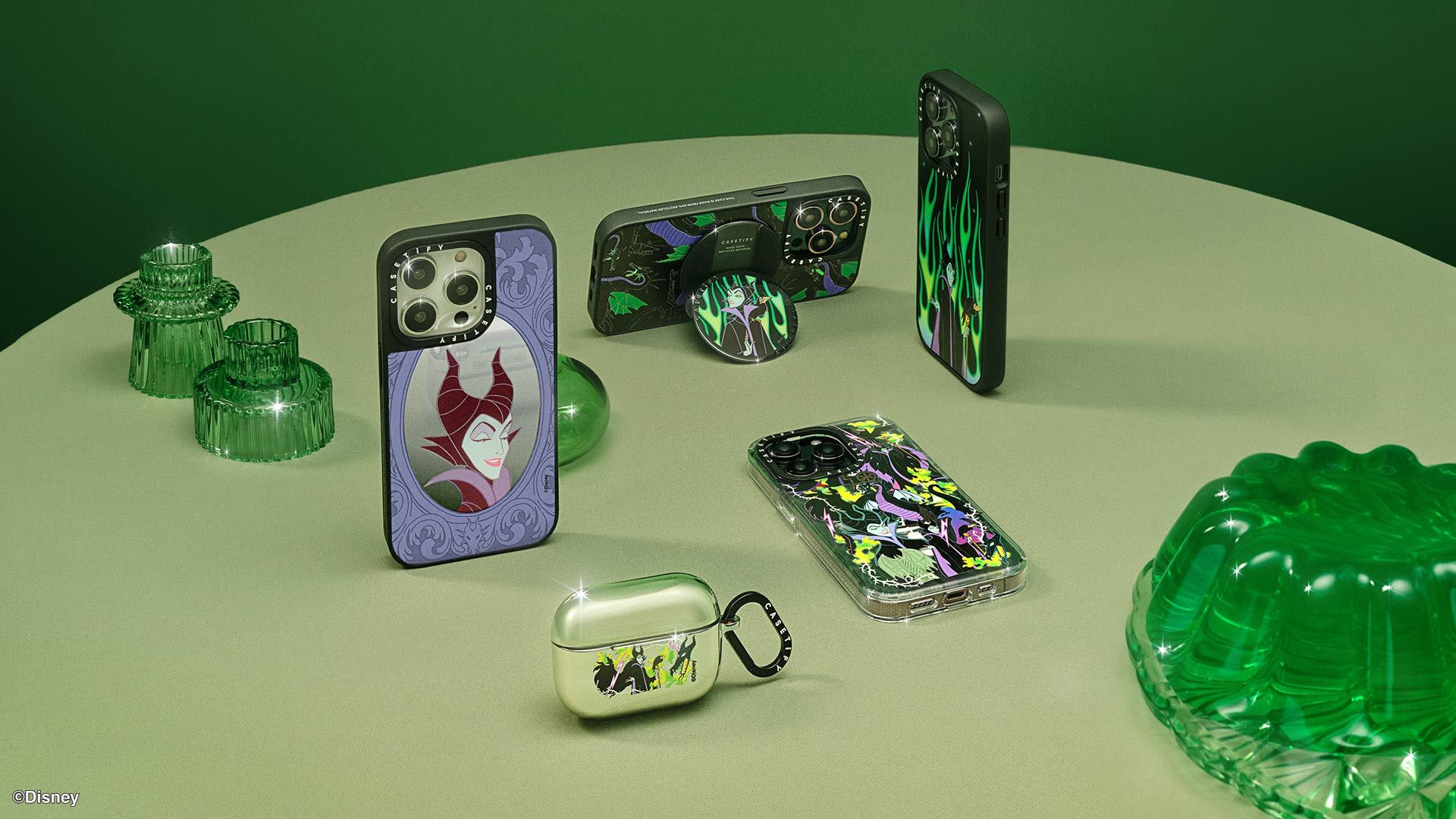 毒りんごのAirPods Proケースがインパクトある～！CASETiFYから