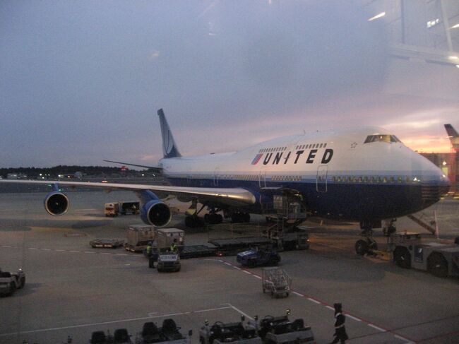 ユナイテッド航空 B747-400 ファーストクラス搭乗記・成田‐バンコク