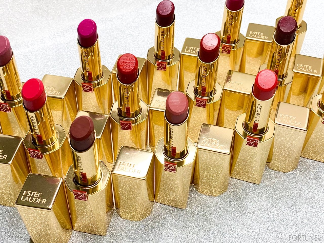 エスティ ローダー 新作》唇の贅沢を叶える新リップ「ピュア カラー
