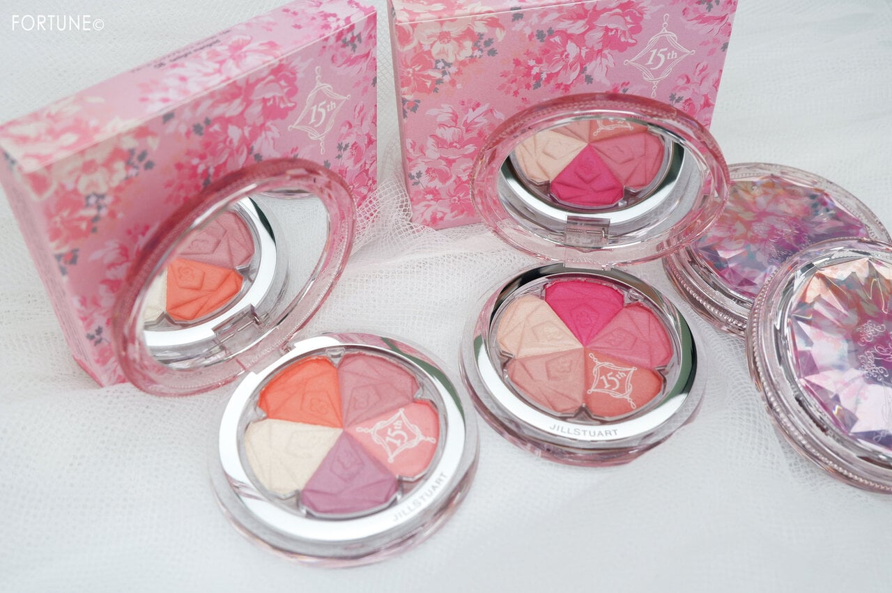 ジルスチュアート〉15周年限定品『ブルーム ミックスブラッシュ