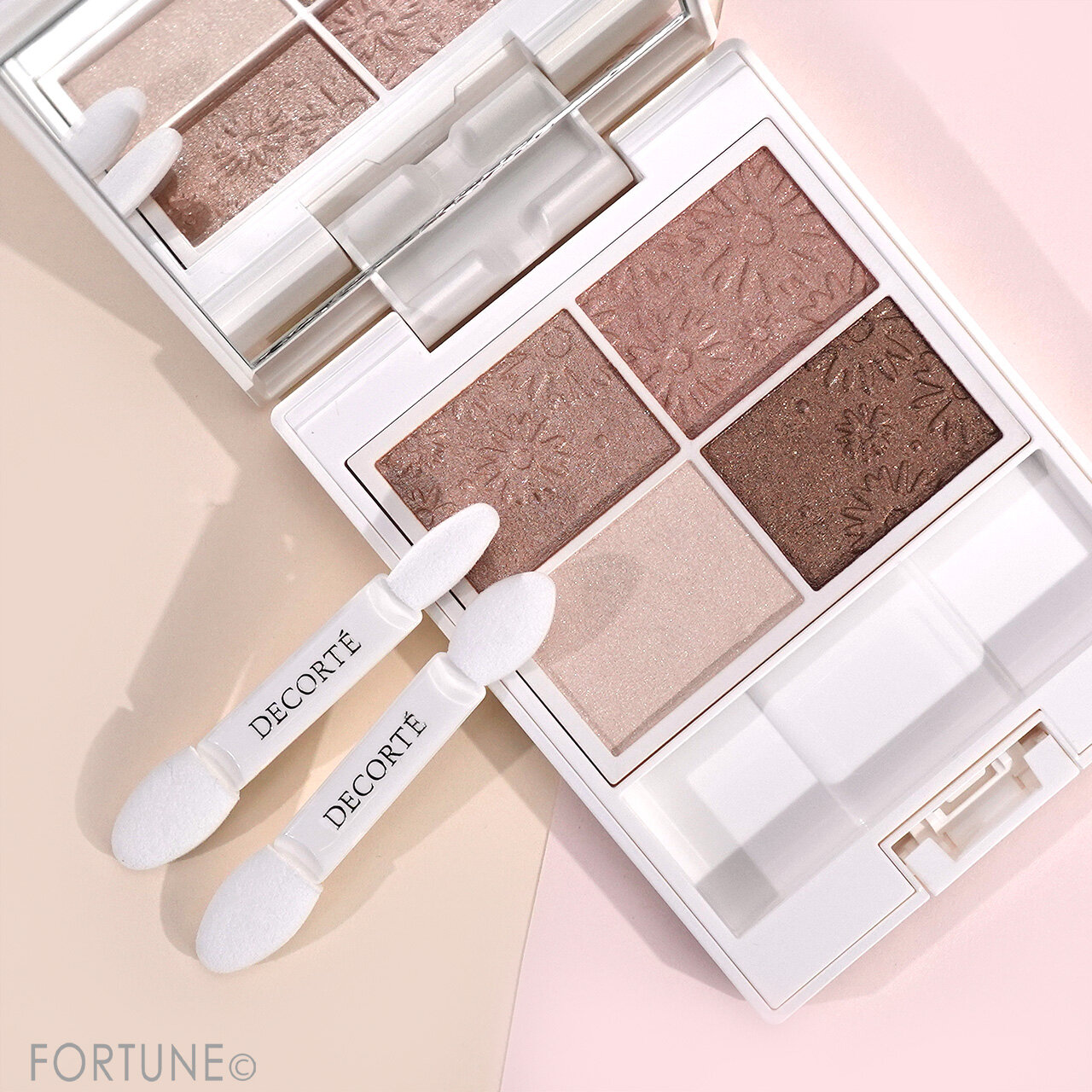 コスメデコルテ2024クリスマスコフレ｜人気パウダー入り『ホワイト