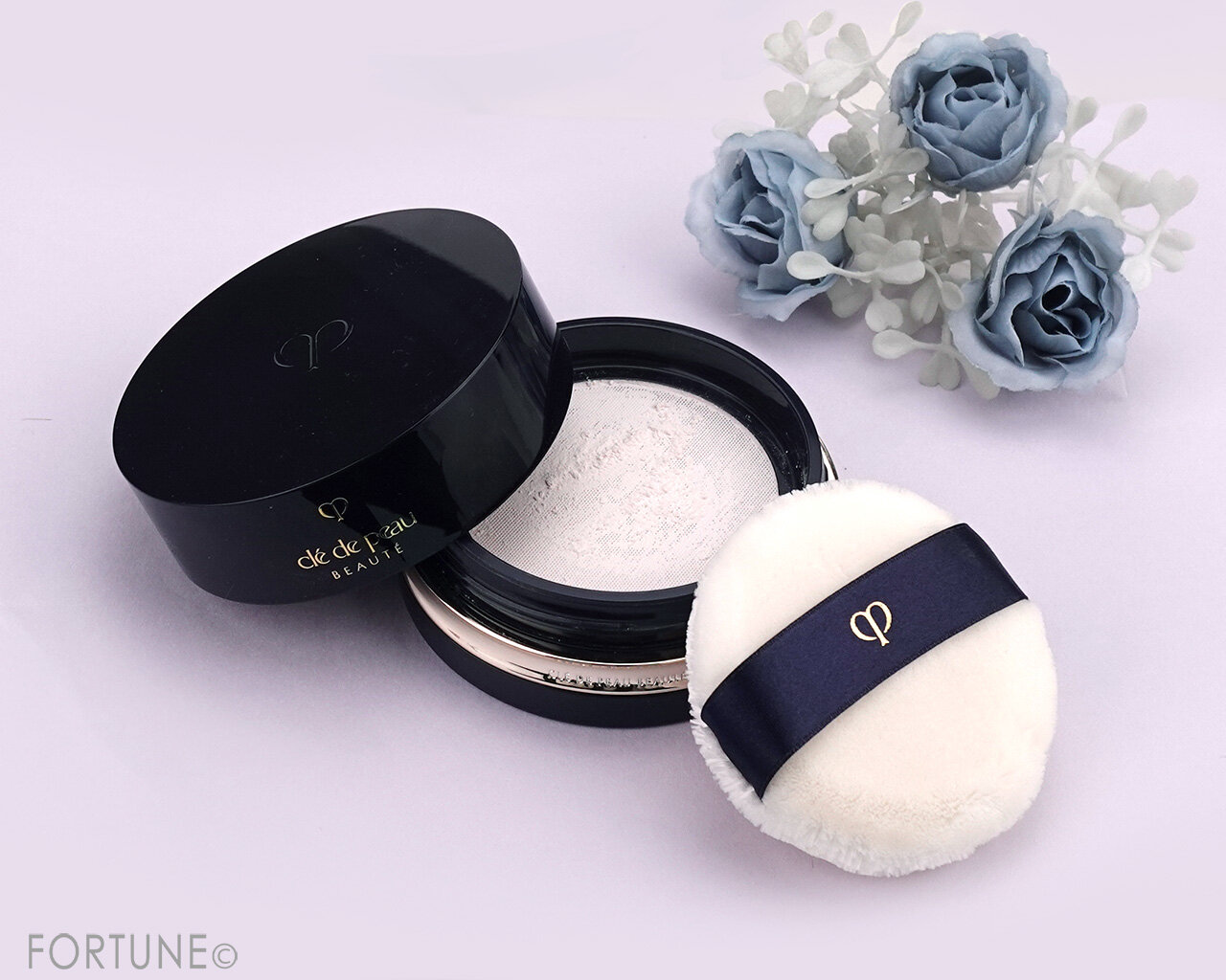 クレ・ド・ポー ボーテ25年新作コスメ｜フェイスパウダー「プードル