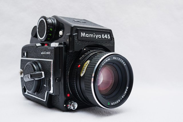 Lomopedia: Mamiya 645 1000s · Lomography
