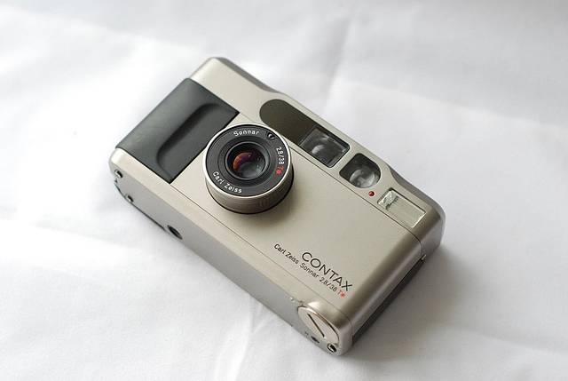 Lomopedia : Contax T2（コンタックスT2） · Lomography
