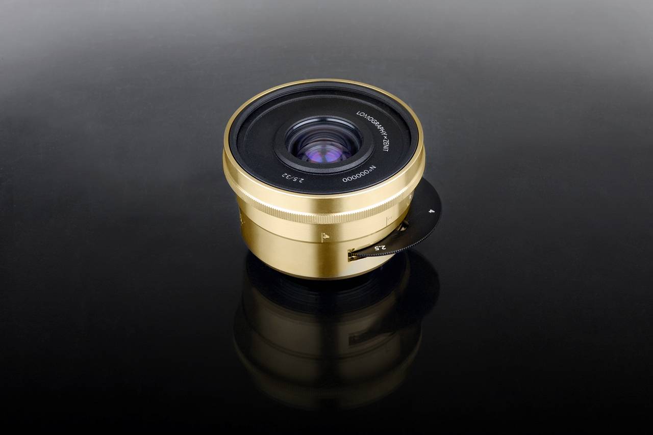 Lomogon 2.5/32 Art Lens Satin Brass Canon EF – Lomography