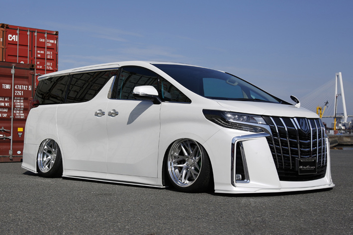 高性能エアサスで30系アルファード／ヴェルファイアを思い通りの車高