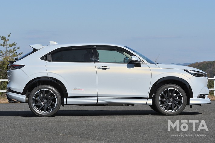 新型ヴェゼル、スポーティさとプレミア感を付与するエクステリアパーツ