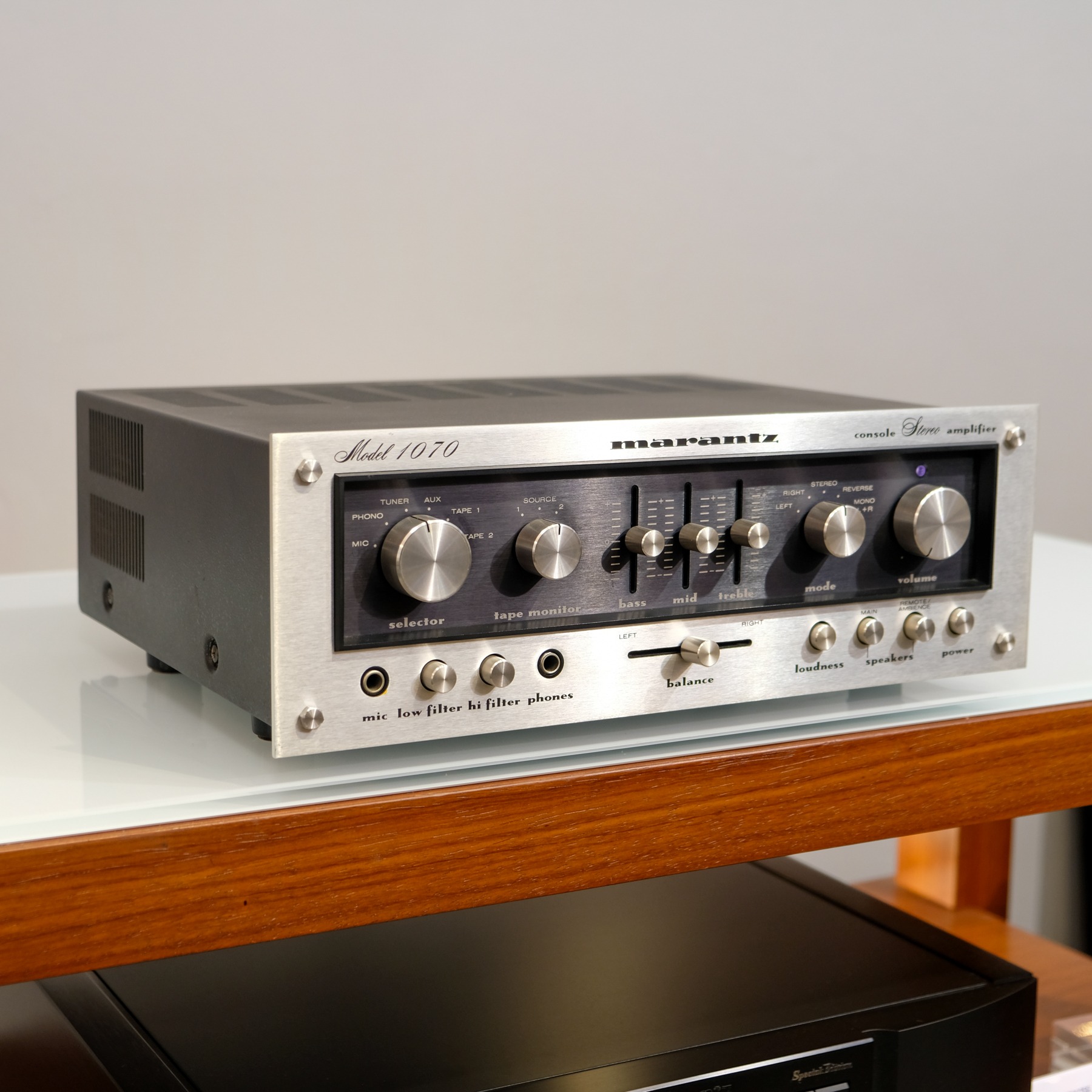 Marantz 1070 - Construção de áudio | Vendas on-line de Hi-Fi
