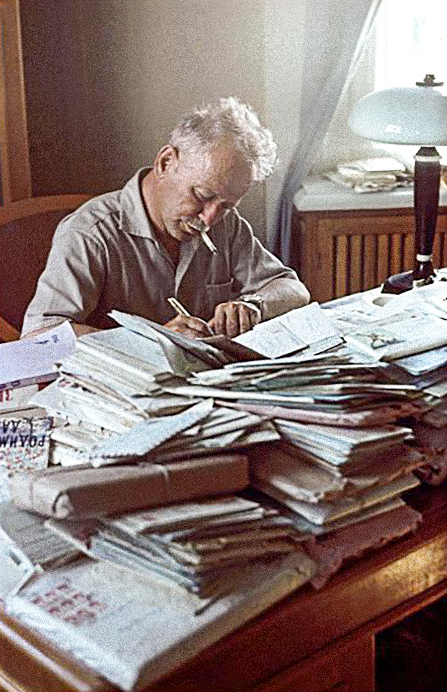 ノーベル文学賞作家ミハイル・ショーロホフの希少な写真