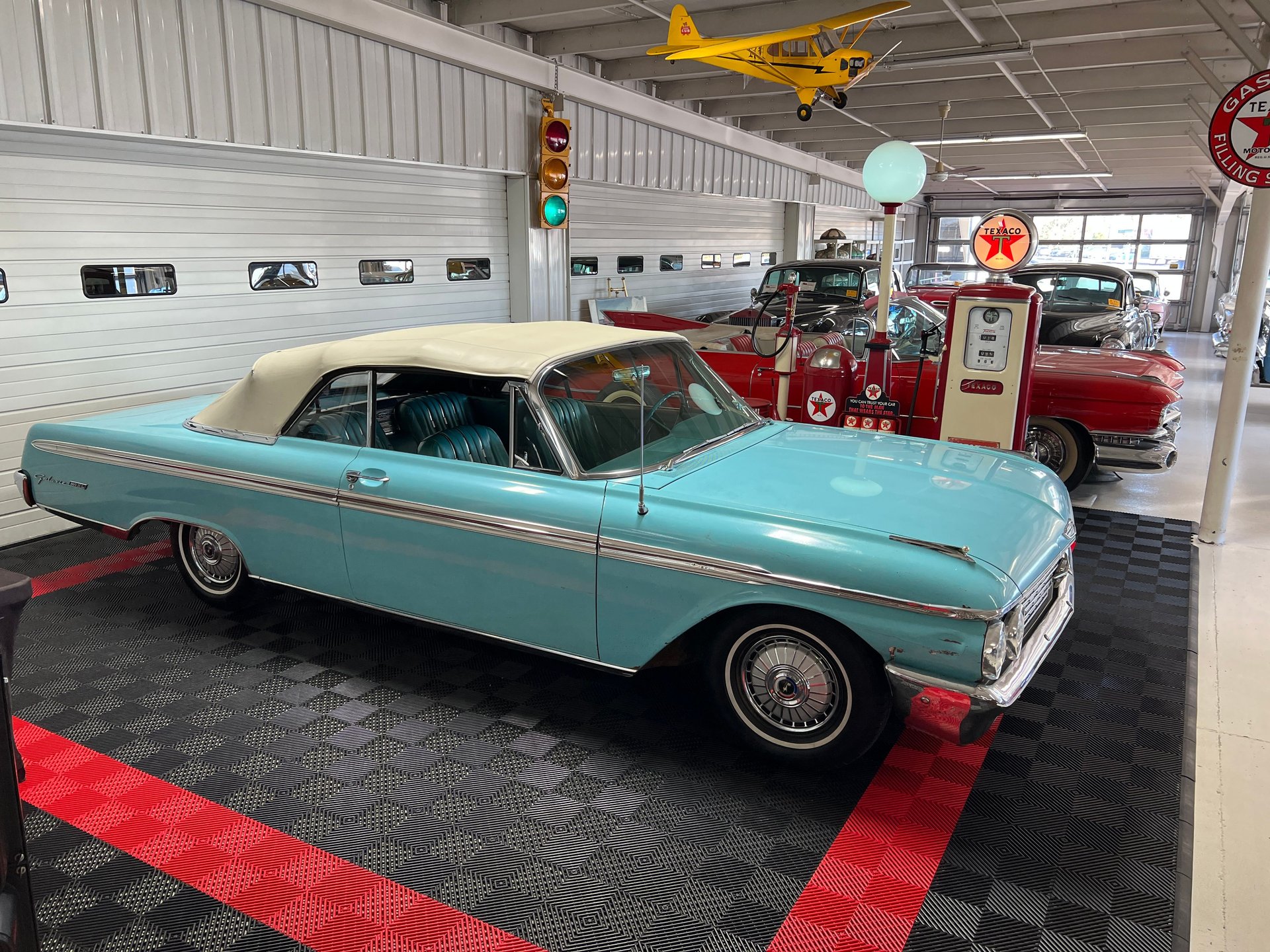 1962 Ford Galaxie 500XL | Cruisin Classics