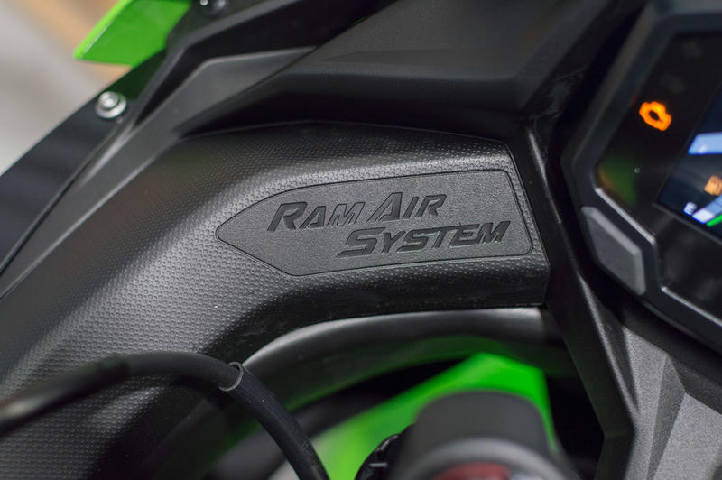 2025 Kawasaki NINJA® ZX™-4RR ABS KRT Edition | North American Warhorse