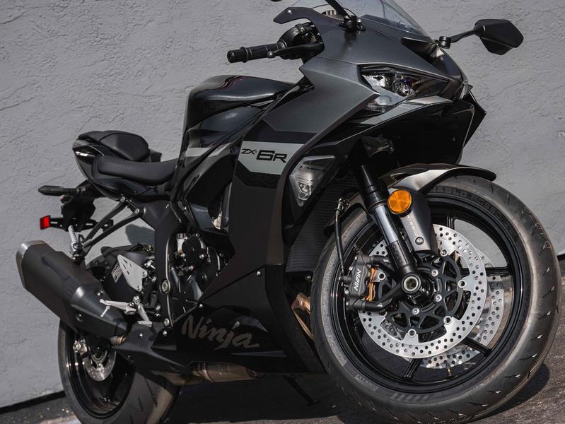2026 Kawasaki Ninja® ZX™-6R ABS | Woods Cycle Country