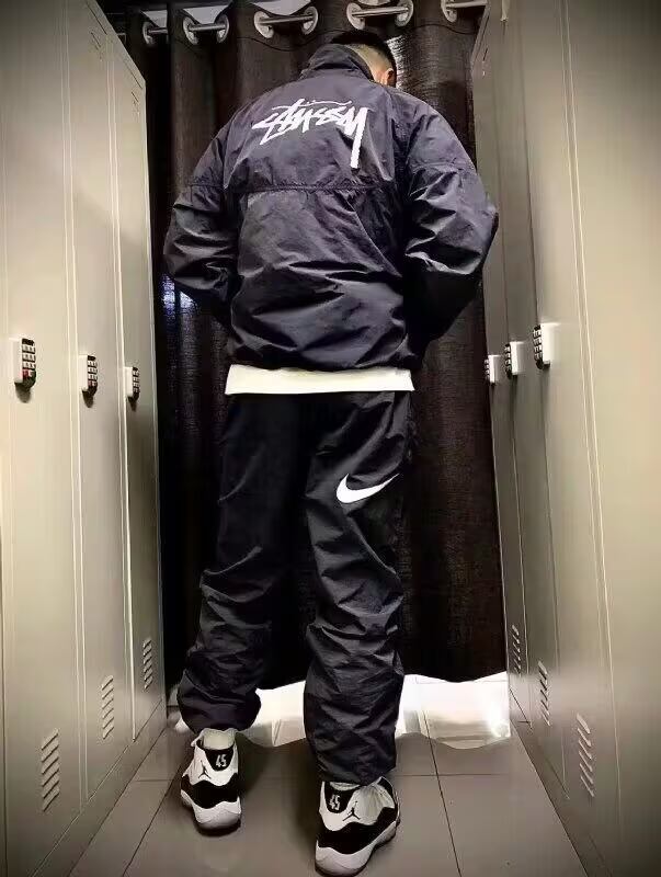 ステューシー WINDRUNNER CT4310-045 ナイロンジャケット コラボ