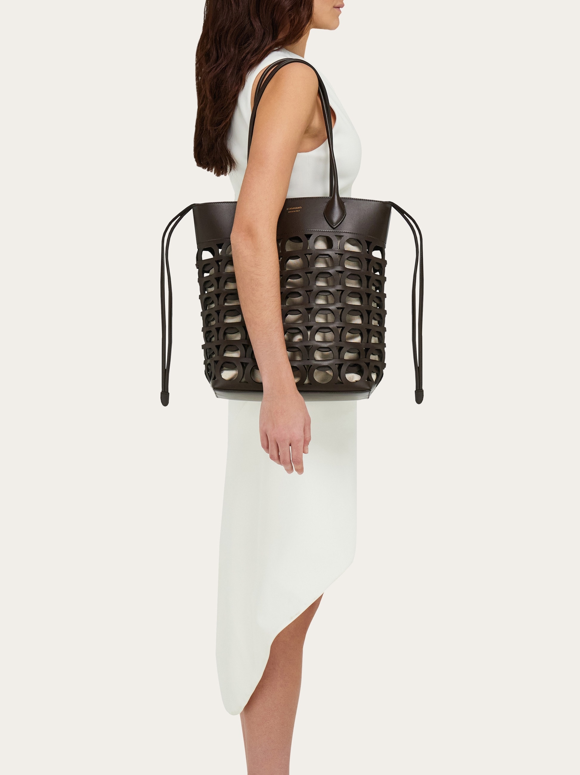 ガンチーニ トートバッグ(M) - ウィメンズ | Ferragamo