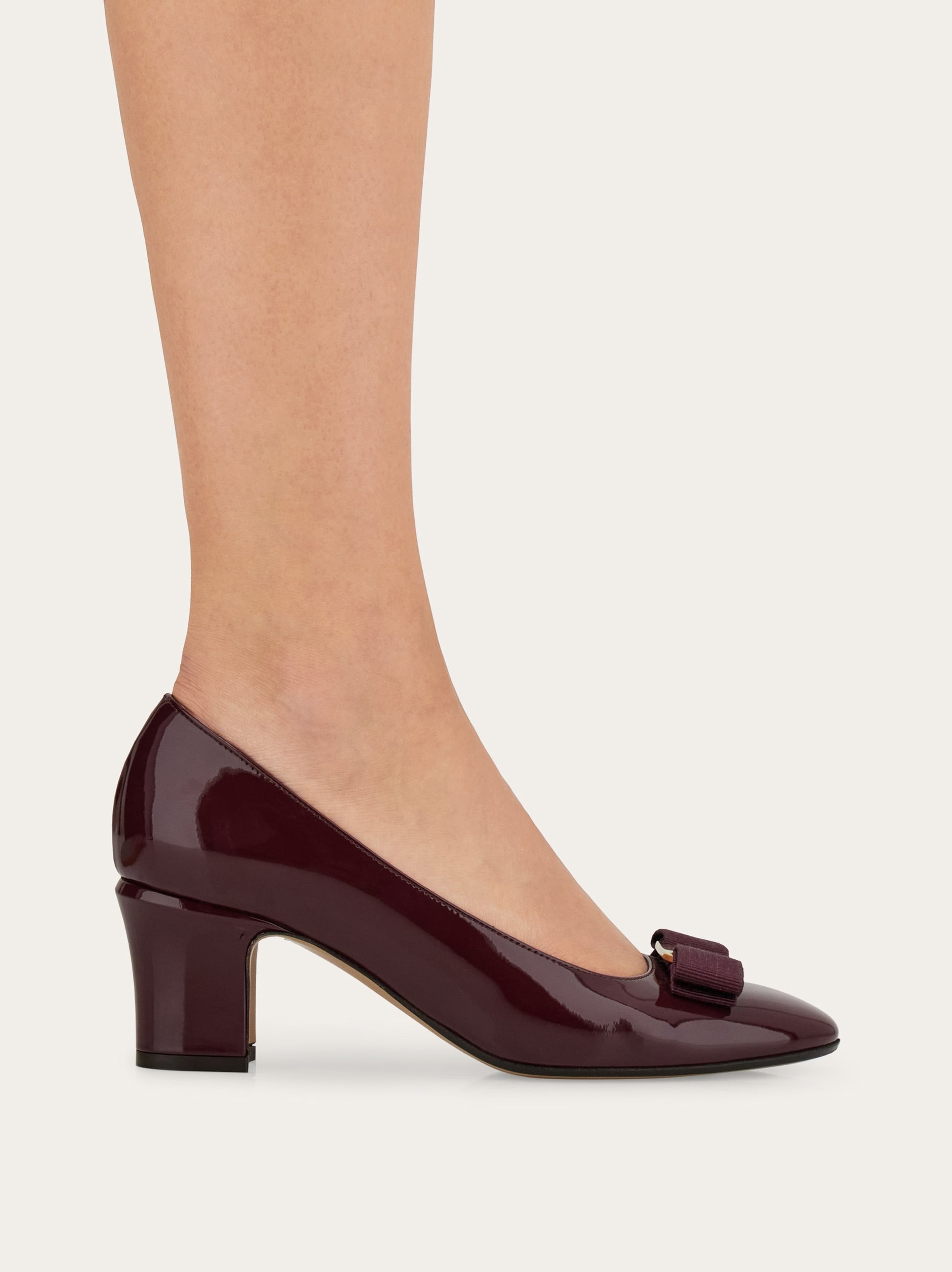 ヴァラ リボン パンプス - ウィメンズ | Ferragamo