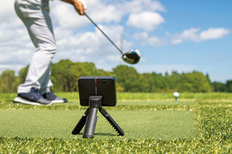 ガーミン」のポータブル弾道測定器『Approach R10』はゴルフ革命だ