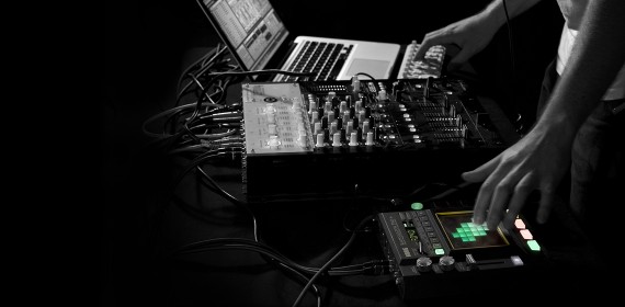 KAOSSILATOR PRO+ - DYNAMIC PHRASE SYNTHESIZER/LOOP RECORDER | KORG