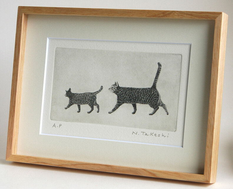 お散歩・二匹の猫/ 銅版画 (額あり） | iichi 日々の暮らしを心地よく