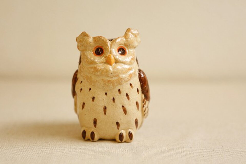 陶器のシマフクロウ 福の贈り物 不苦労（フクロウ） | iichi 日々の