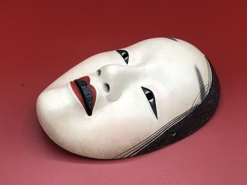 能面「増女」 | iichi 日々の暮らしを心地よくするハンドメイドや