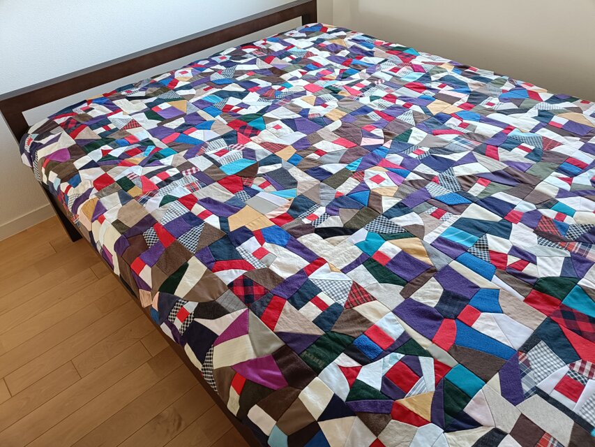 パッチワークベッドカバー | iichi 日々の暮らしを心地よくする