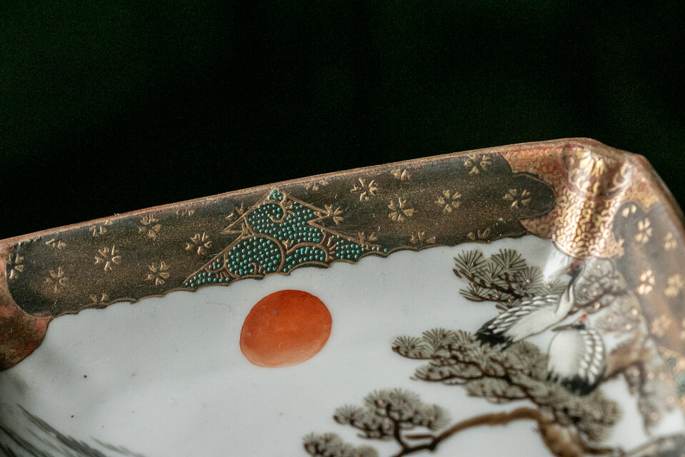 九谷焼 金襴手 鶴亀松文 菱形皿 明治時代 D509 | iichi 日々の暮らしを