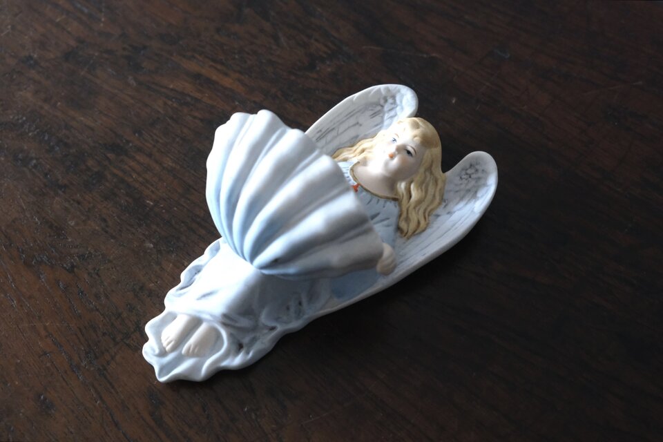 ビスク製 天使 ベニティエ 聖水盤 水色 フランス アンティーク 0502291