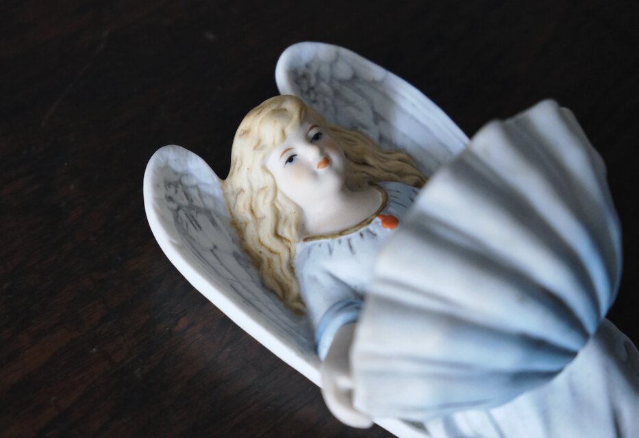 ビスク製 天使 ベニティエ 聖水盤 水色 フランス アンティーク 0502291